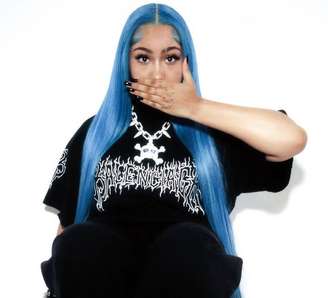 North West segue os passos do pai e faz estreia em festival de música nos EUA.