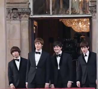 Harris Dickinson, Paul Mescal, Joseph Quinn e Barry Keoghan durante filmagens em Liverpool