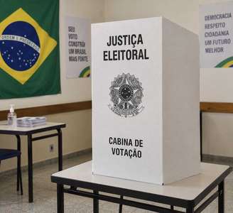 Eleições - Cabine de votação das eleições no Brasil 