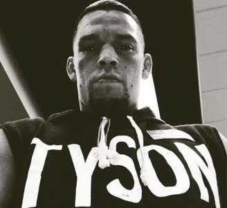 Tyson postou uma foto em que Nate usa uma camisa sua - (Foto: Reprodução)