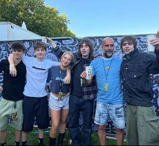 Guardiola em show de retorno do Oasis