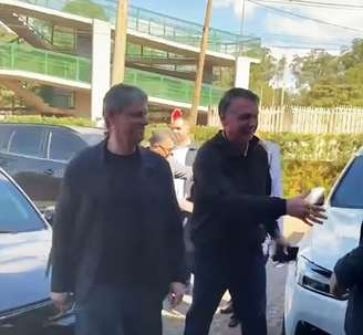 O ex-presidente Jair Messias Bolsonaro (PL) se encontrou, na tarde desta quinta-feira (10/7), com o governdor de São Paulo, Tarcísio de Freitas (Republicanos). Eles foram almoçar juntos em uma churrascaria na região de Vicente Pires, no Distrito Federal.