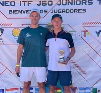 Henrique Vialle à direita 