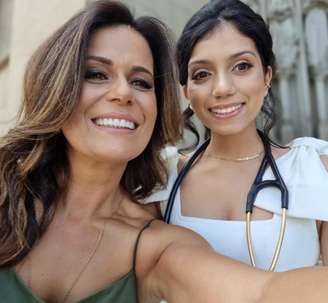 Adriana Araújo com a filha Giovanna Araújo