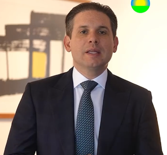 Presidente da Câmara dos Deputados, Hugo Motta (Republicanos-PB) anunciando que a Casa começa a adotar escala 5x2