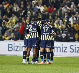 Fenerbahçe teve seu jogo adiado por conta do terremoto (Foto: Divulgação/Fenerbahçe)