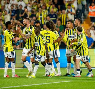 Fenerbahçe comemorando um gol 