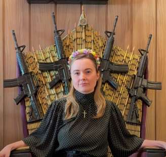 Deputada Júlia Zanatta pode se tornar alvo da PGR por emenda de R$ 800 mil a clube de tiro.