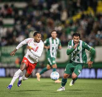 Chapecoense é superada pelo Red Bull Bragantino na Arena Condá 