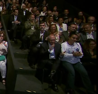 Vice-presidente Geraldo Alckmin ao lado da mãe de Ana Clara, Cristiane Gomes da Silva