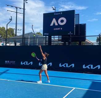 Ingrid Martins treina no Australian Open 