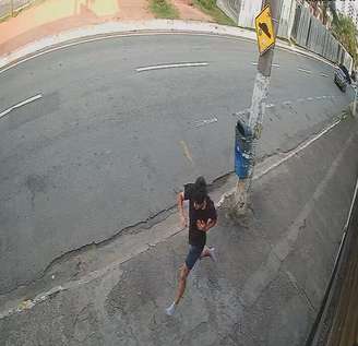 Imagens mostram Bruno Hashimura San Juliano correndo após ser baleado durante uma briga de trânsito em Taubaté