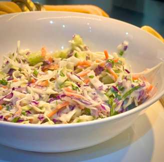 SALADA DE REPOLHO AMERICANA (COLESLAW)