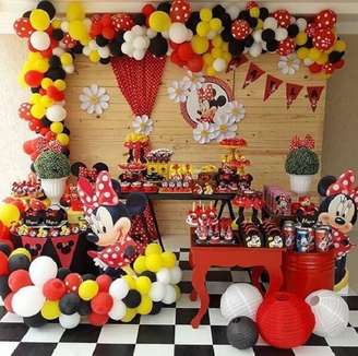 1 – Decoração para festa da Minnie. Fonte: Fazendo a Nossa Festa