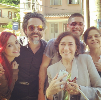 Daniel Rocha reúne parte do elenco de 'Império' em foto