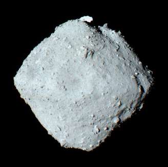 Asteroide Ryugu hoje fica a 97.000 quilômetros da Terra, o que é considerado próximo