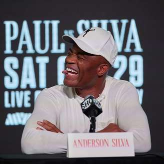 Anderson Silva na coletiva da luta contra Jake Paul 