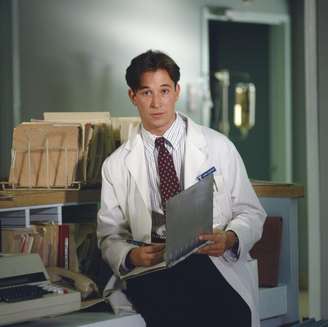 Noah Wyle em 'ER: Plantão Médico'.