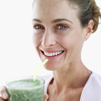 O suco desintoxicante pode causar descamação na pele, perda de cabelo e até problemas dentários