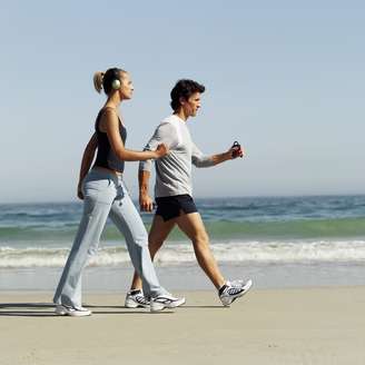 <p>Longos períodos de caminhada podem ser mais benéficos do que treino de alta intensidade por uma hora</p>