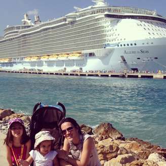 Sut-Mie Guibert, autora do blog Viajando com Pimpolhos, embarcou em seu primeiro cruzeiro com as filhas Clara e Nina Brust