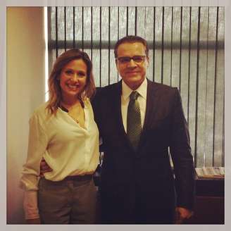 Apresentadora divulgou no Facebook foto de sua reunião com o presidente da Câmara, Henrique Alves (dir.)