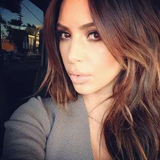 <p>"Estou de volta", disse Kim Kardashian sobre o novo tom dos cabelos</p>