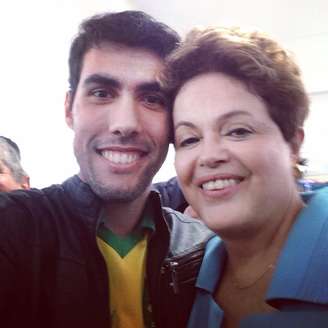 Selfie une o criado da 'Dilma Bolada', Jeferson Monteiro, e a presidente Dilma Rousseff
