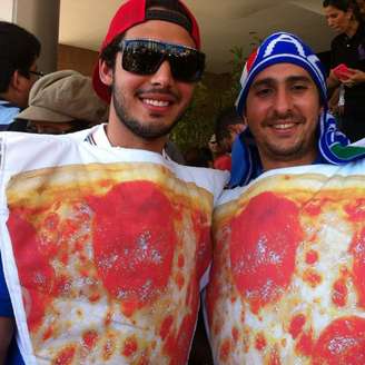 Homens-pizza receberam italianos em Manaus