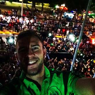 Jogador do México, Miguel Layun, usou o selfie para agradecer o apoio dos torcedores mexicanos