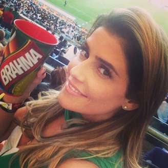A final da Copa do Mundo chegou e famosos de todo o mundo vieram para o Brasil para assistir ao jogo entre Alemanha e Argentina, no Estádio do Maracanã, Rio de Janeiro, neste domingo. Na foto, a atriz Deborah Secco