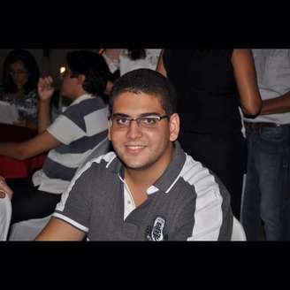 <p>Segundo testemunhas, Emanuel Biana apresentava sinais de desidratação quando caiu</p>