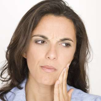 Um abscesso está normalmente associado a uma higiene bucal fraca ou a uma dieta muito rica em açúcar
