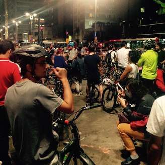 A maior parte dos ciclistas pertence a uma entidade da sociedade civil organizada, que divulgou um pouco mais cedo, um manifesto de repúdio à ação civil pública que originou a decisão