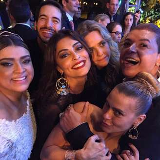 "Só top", escreveu David Brazil em foto ao lado de celebridades como Juliana Paes e Carolina Dieckmann