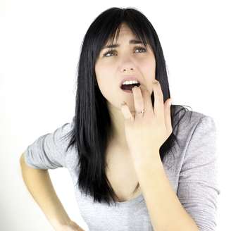 A candidíase oral, popularmente conhecida como sapinho, é uma infecção causada por um fungo que causa dor