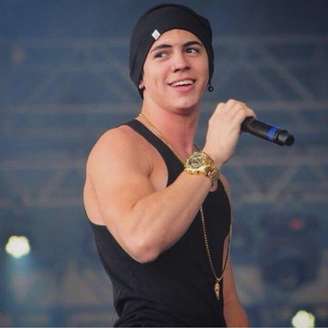 Nascido em Lorena, interior paulista, Biel conheceu a fama somente no ano passado, quando assinou um contrato com uma grande gravadora.