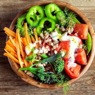 Nutricionista alerta que, quanto mais cores tiver no prato, mais nutritivo ele será