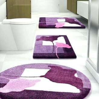 1- O tapete para banheiro pode ter cores fortes para contrastar com as louças. Fonte: Tatung Rice Cooker
