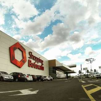 Shopping em Botucatu faz drive-thru em corredor de lojas; Estado pede ação do MP