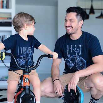 Ator da Globo "milita" contra masculinidade tóxica sendo pai participativo