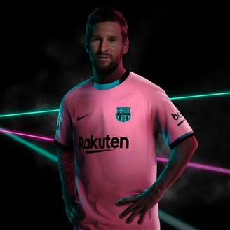 Messi com o novo uniforme do Barcelona