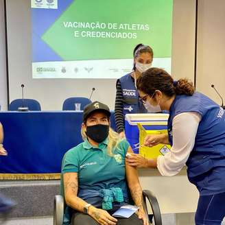 Silvana Lima toma vacina para covid-19 antes dos Jogos Olímpicos