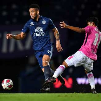 Samuel vive bom momento com a camisa do Buriram United (Divulgação/Buriram United)