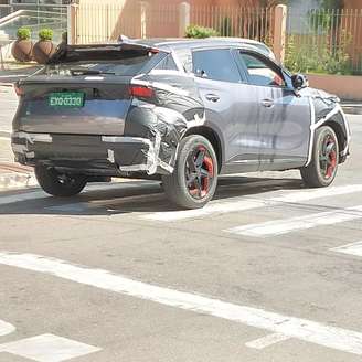 Chery Omoda 5 flagrado em testes em São José dos Campos (SP)