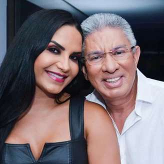 Shayene Cesário, viúva de Moisés, na foto com o ex-presidente da Vila Isabel