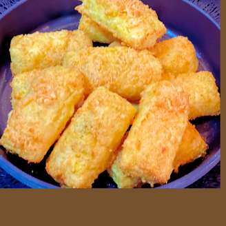 Mandioca que fica cremosa por dentro e com casquinha crocante por fora.