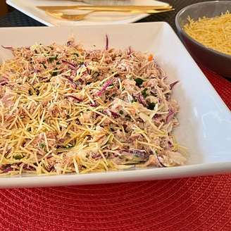 SALPICÃO DE ATUM COM BATATA PALHA