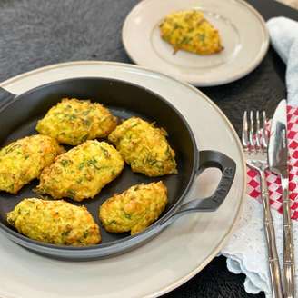 BOLINHO DE ARROZ SEM TRIGO E SEM FRITAR