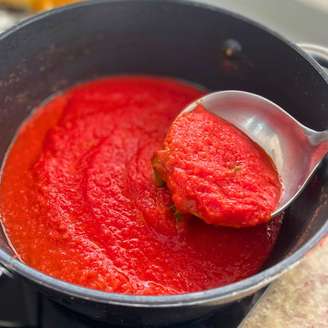 MOLHO DE TOMATE COM BETERRABA